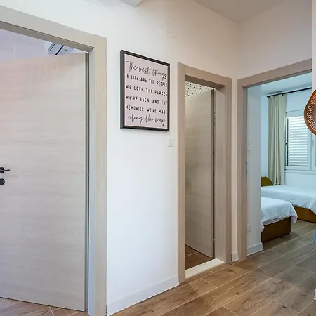 Apartman Liberty 2 *