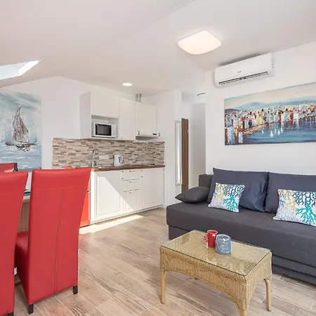 Apartman Liberty 2 *
